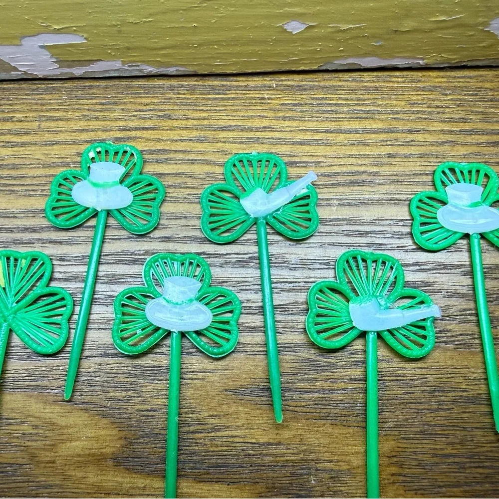 Green Shamrock Party Picks